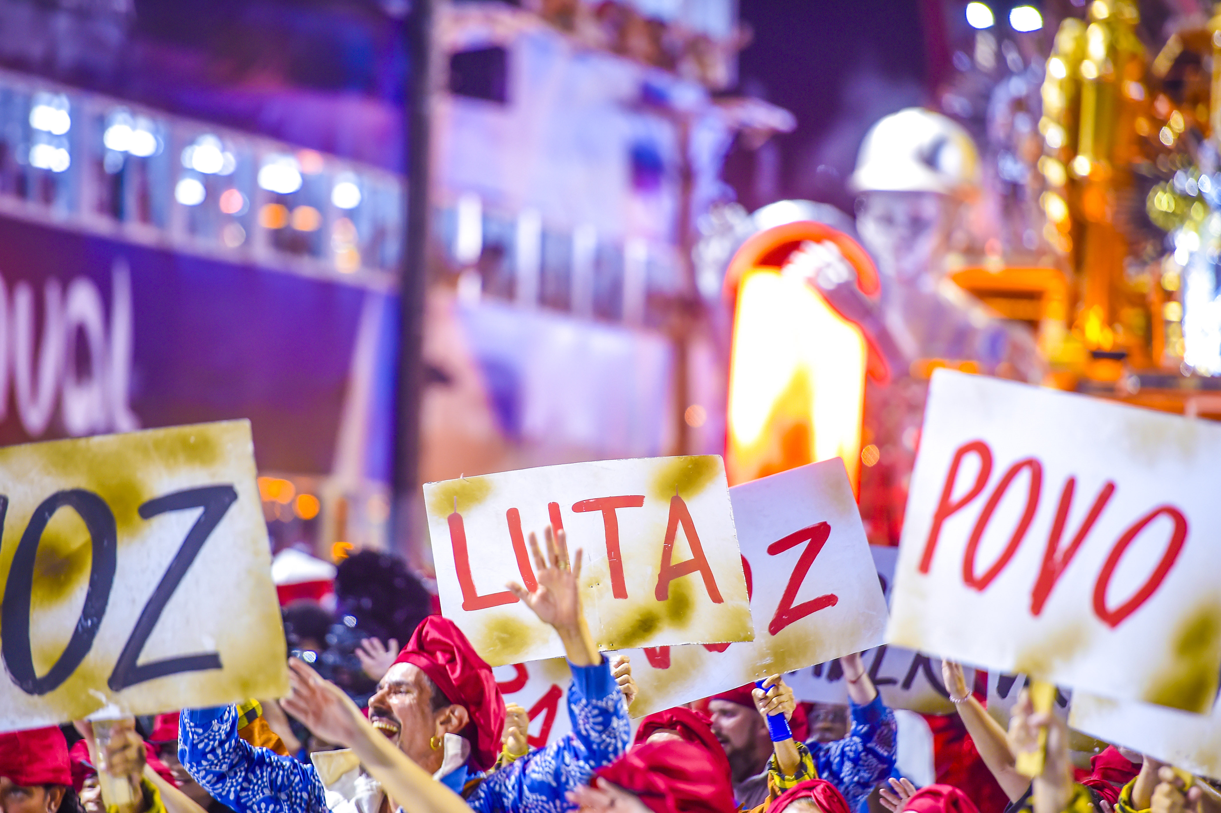 'Houve excesso', diz advogado sobre desfile em homenagem a Lula; entenda episode artwork