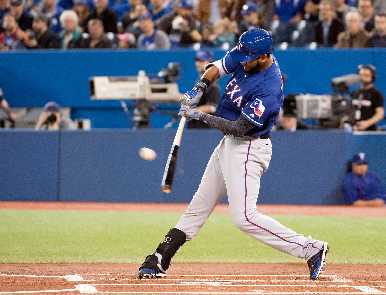 Has Nomar Mazara earned a spot on the Rangers episode artwork