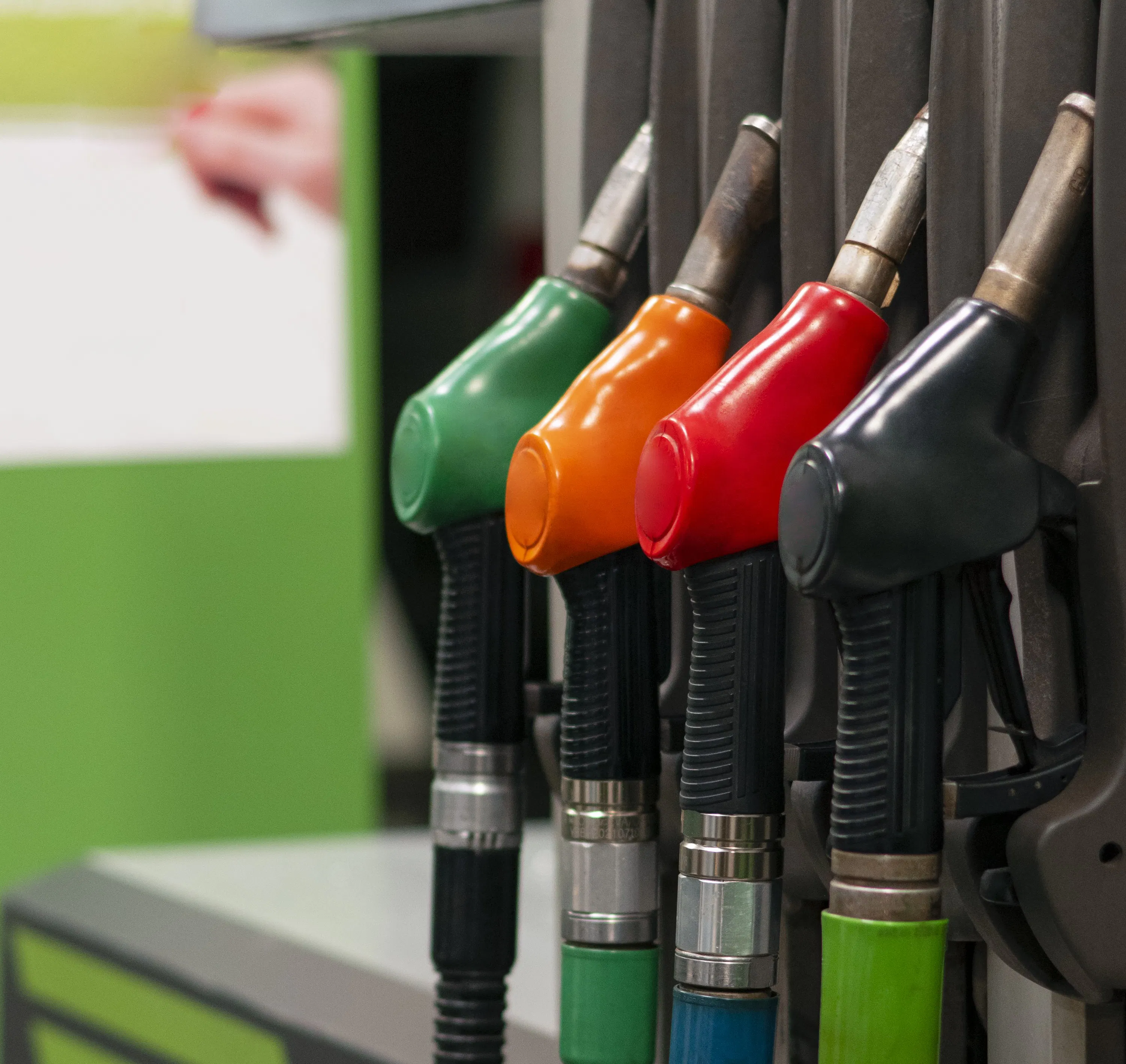 Governo enfrenta resistência para conter alta de combustíveis e frete Governo enfrenta resistência para conter alta de combustíveis e frete