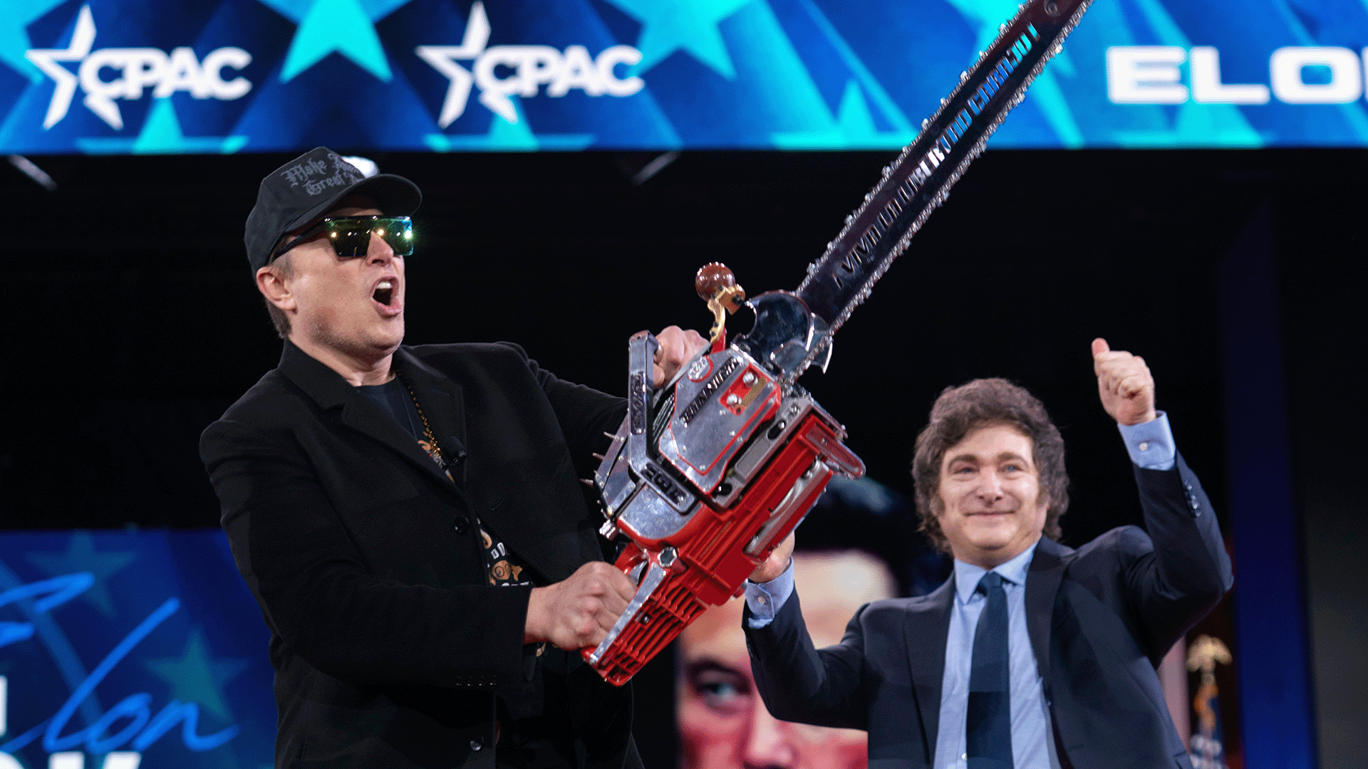 ¡Milei regala motosierra a Elon Musk!