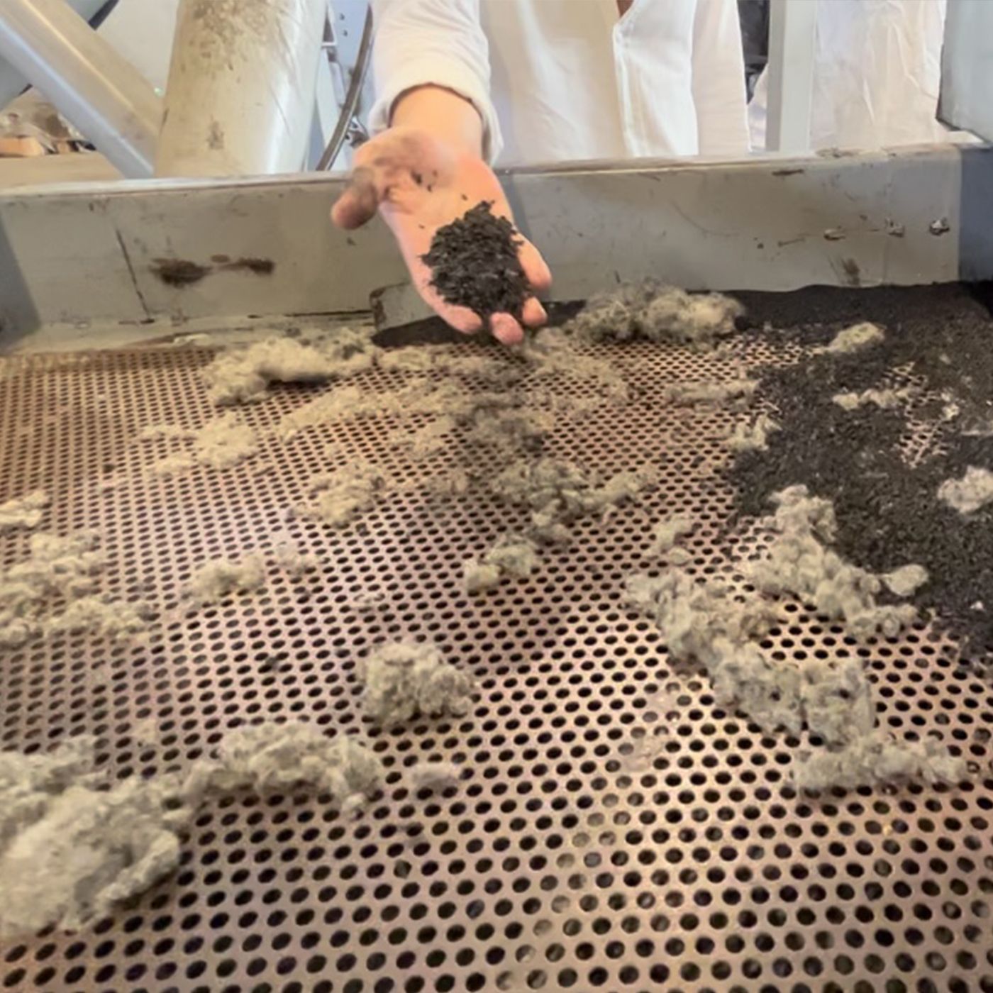 Green economy: la potenza del sole per trasformare gli pneumatici usati in granuli