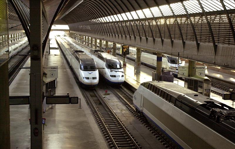 Territorio Negro: Viajes, marisquito y prostitutas. La corrupción viajaba en AVE