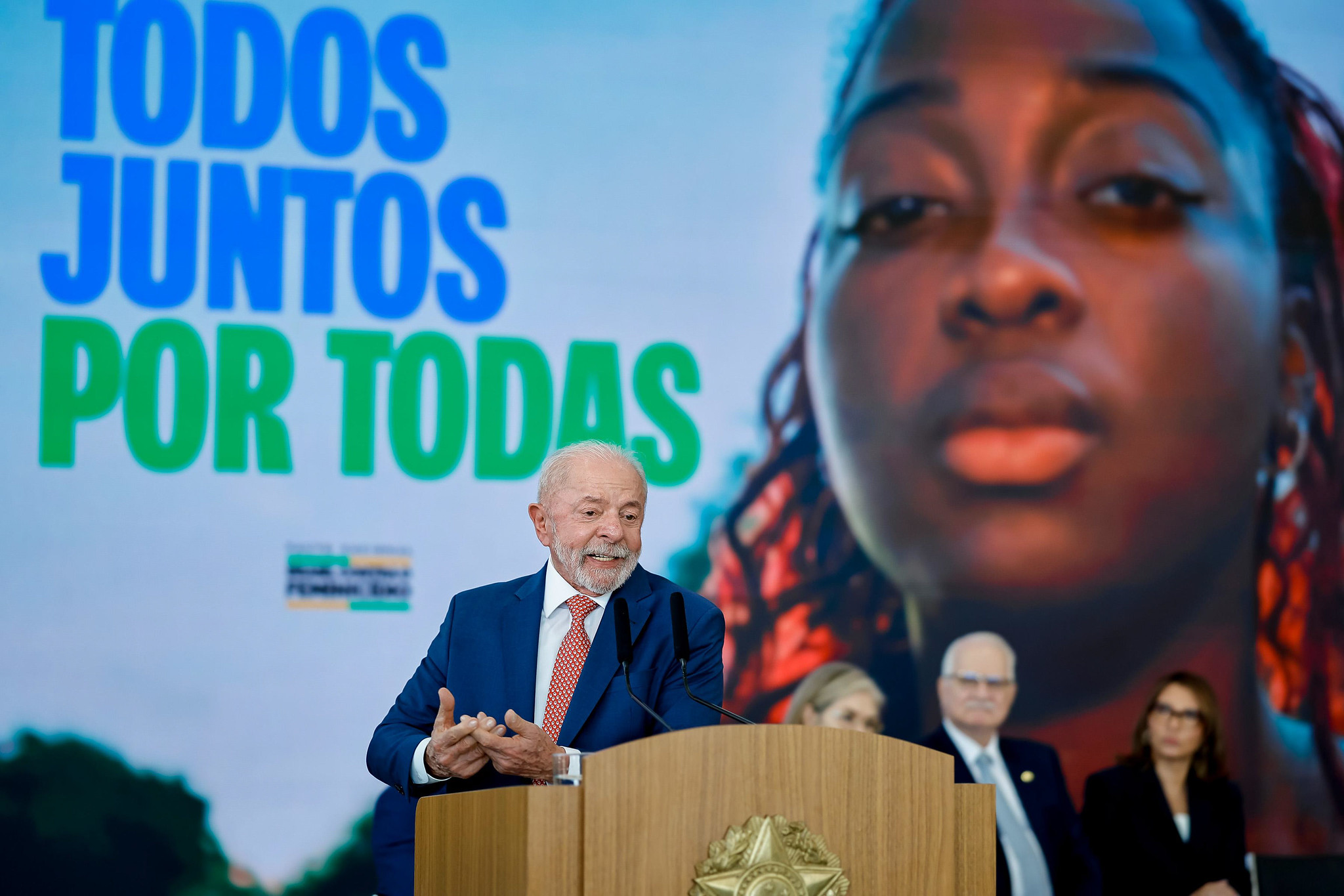 Lula assina pacote de medidas que prevê punições para big techs e endurece a fiscalização na internet episode artwork