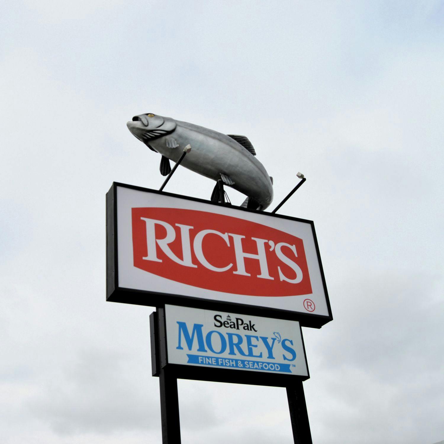 Why are there two seafood plants in the small Minnesota town of Motley? Why are there two seafood plants in the small Minnesota town of Motley?