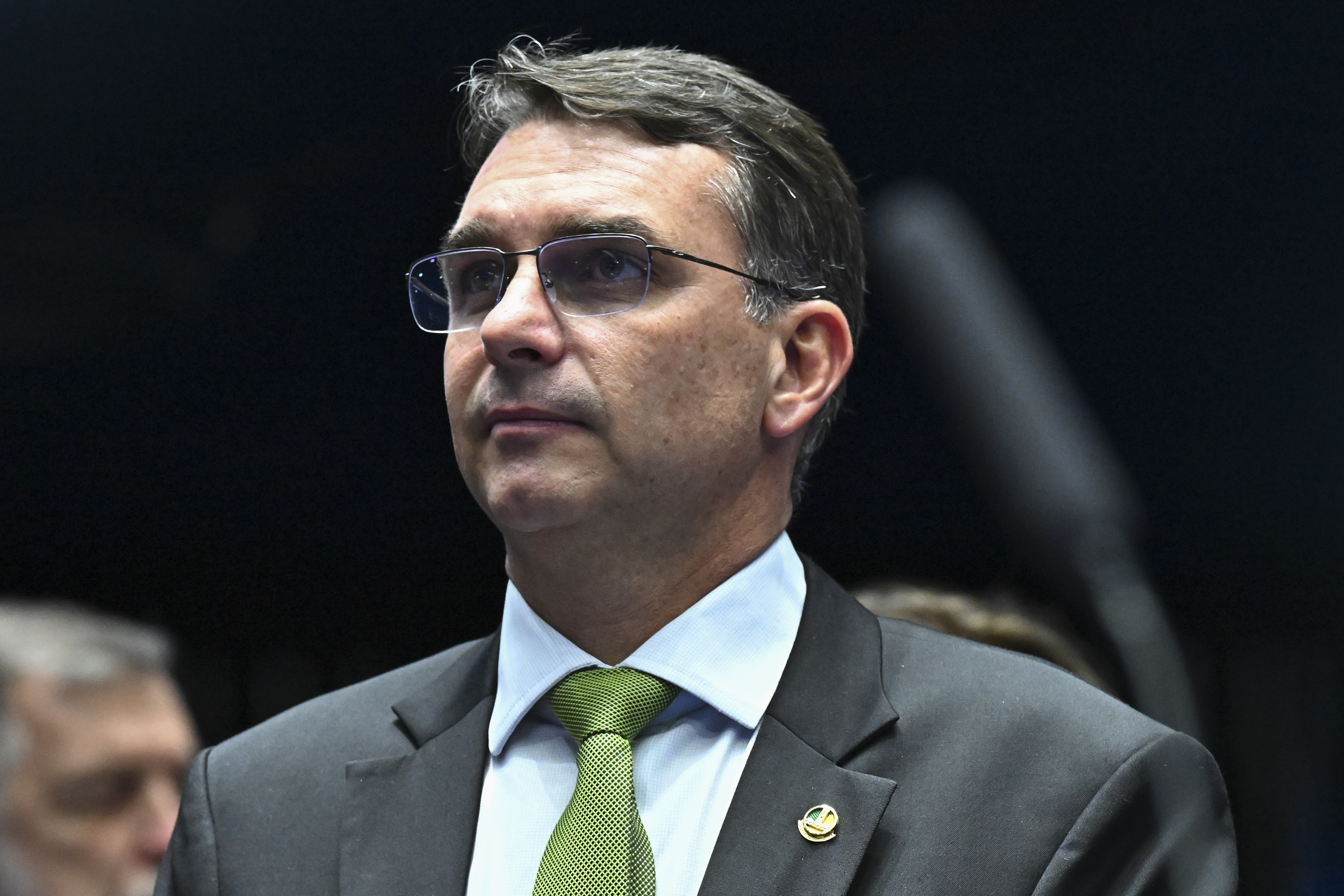 Partidos do Centrão tentam se 'descolar' de crise de Flávio Bolsonaro e suposta relação com Vorcaro episode artwork