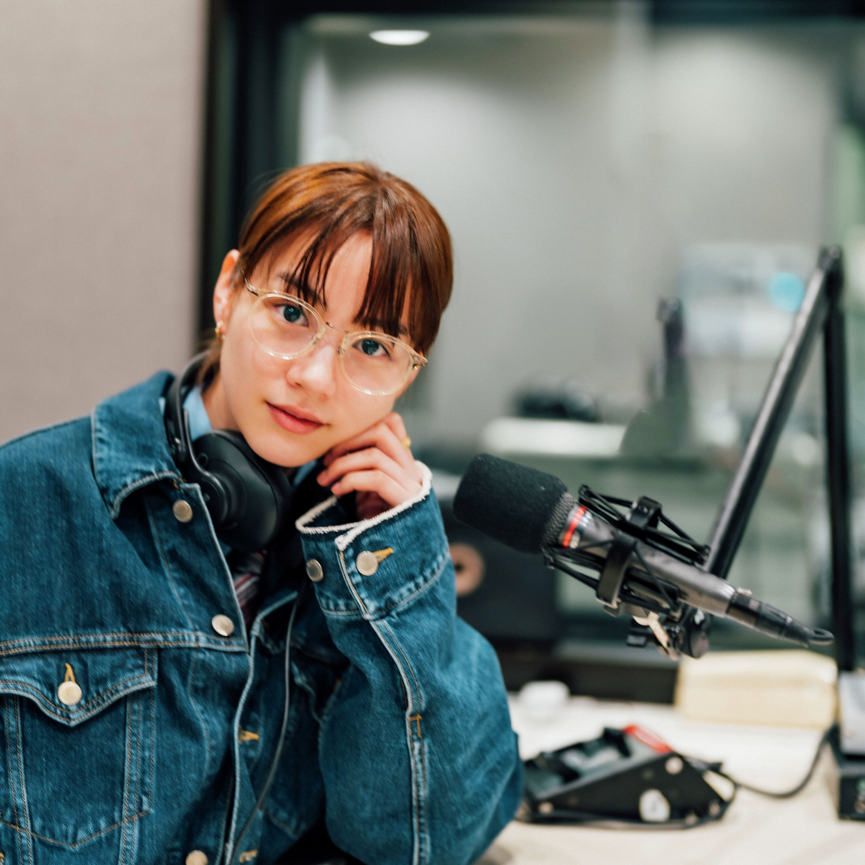 のん、坂本龍一さんの服をアップサイクル