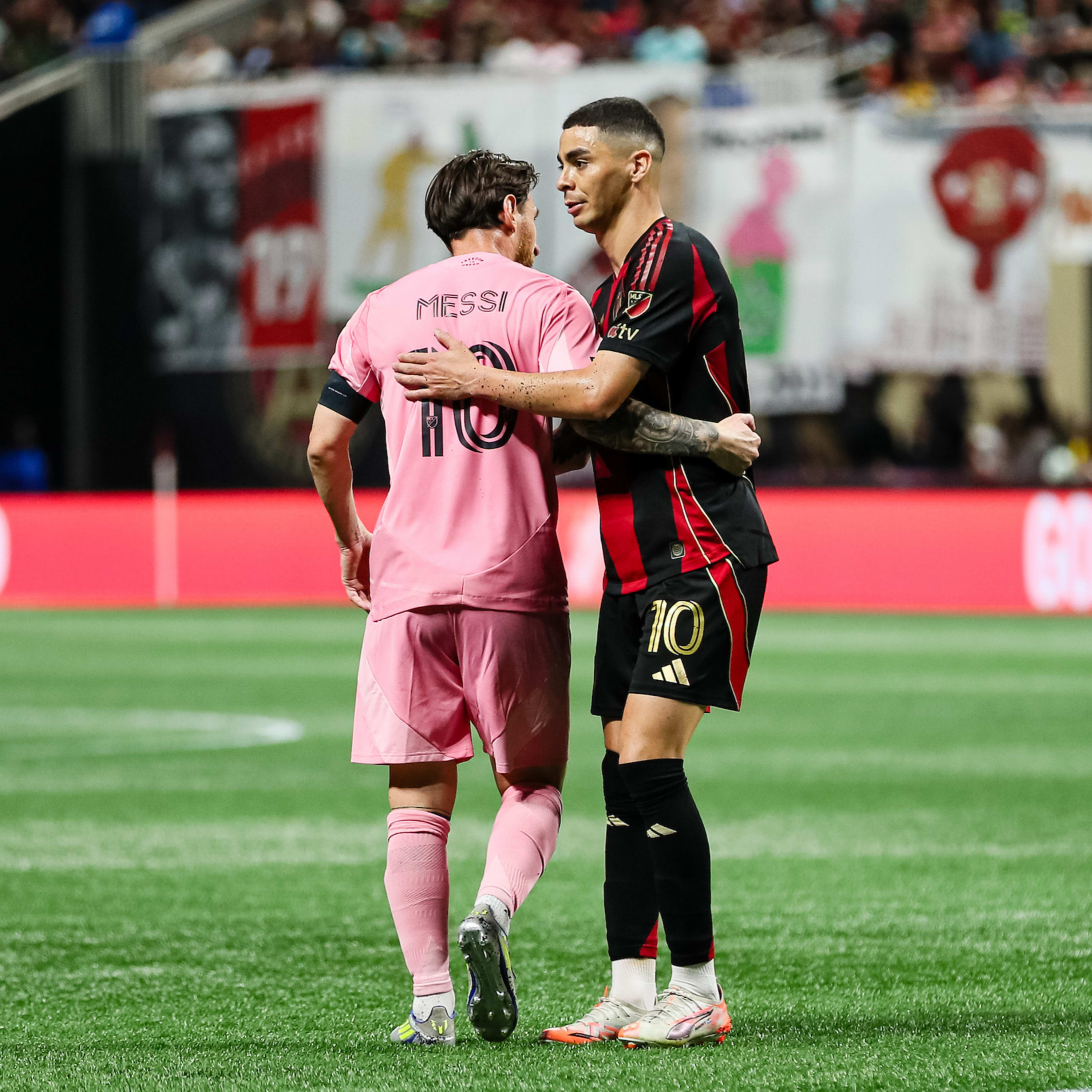 MAILBAG: SHOULD MIGUEL ALMIRON PLAY THE 10? & CAN A MAKESHIFT ATLANTA UNITED HANDLE BUSINESS? | FIVE STRIPE WEEKLY #357 episode artwork