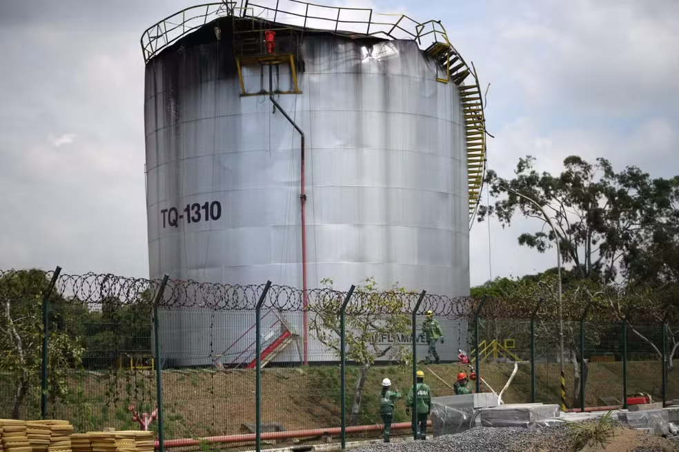 Dois homens morrem após explosão de tanque de combustível em Volta Redonda (RJ)