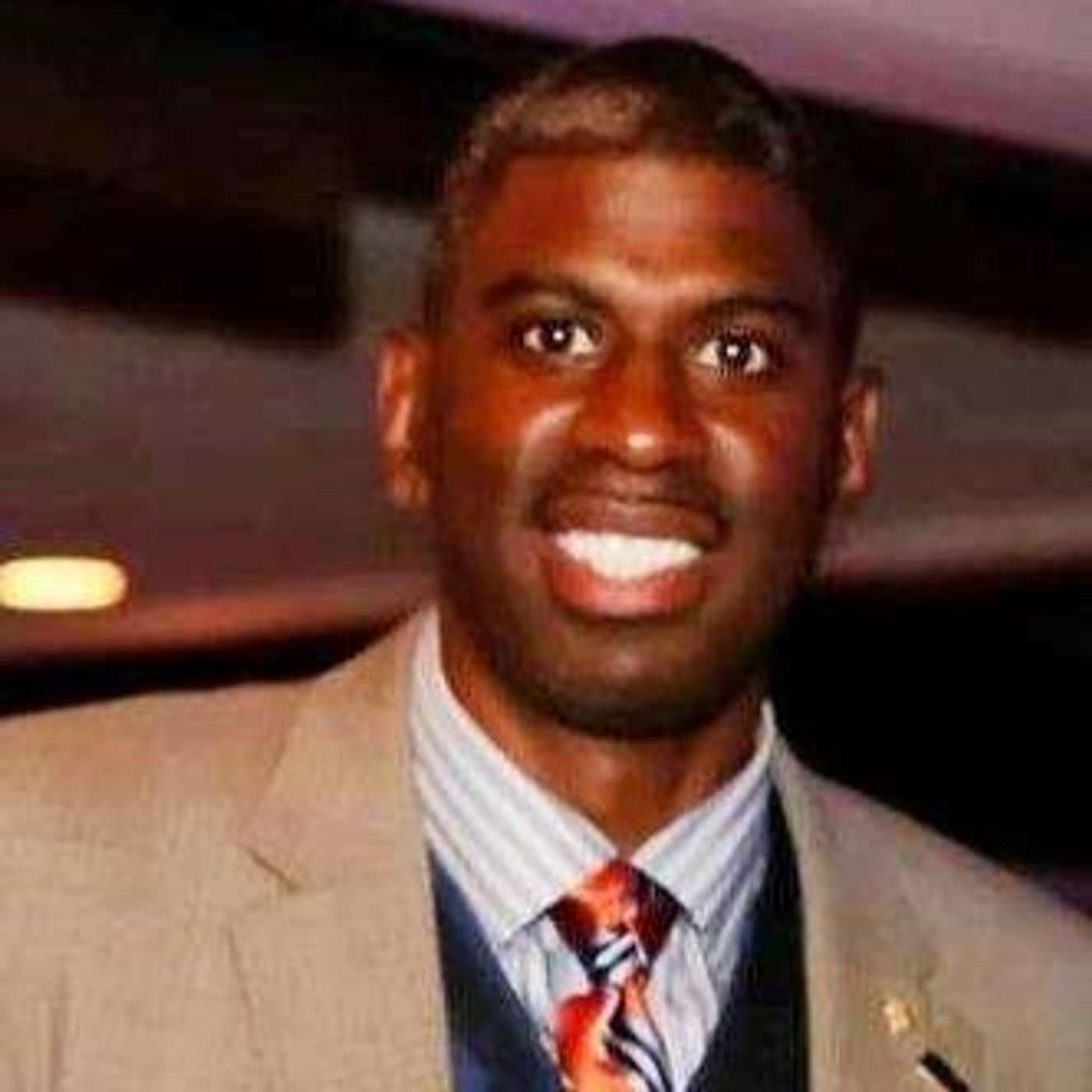 Dereck E. Moore on Making Dreams Come True by Growing a Small Business episode artwork