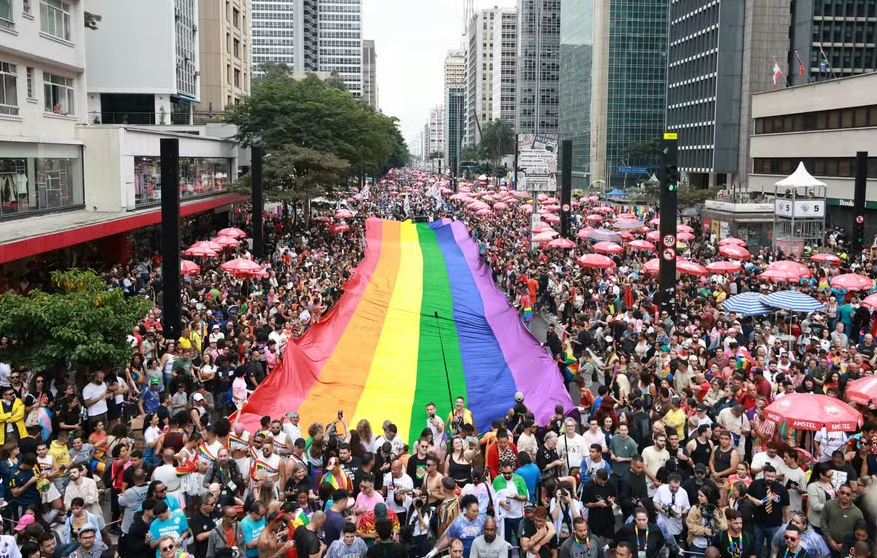 'É uma tentativa explícita de LGBTfobia', diz presidente da Parada do Orgulho LGBT+ sobre projeto na Câmara de SP episode artwork