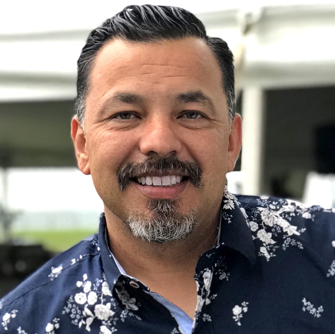 Robert Lopez: Plan Your Outfit Around This Jewelry