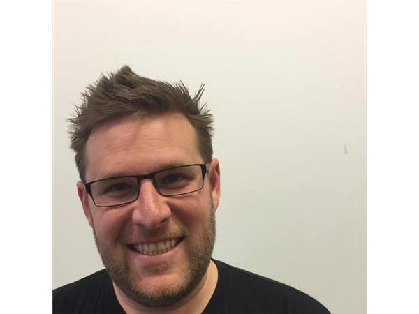 Why Entrepreneurs Need to Raise Their Hands, with Hatch founder Zack Miller episode artwork