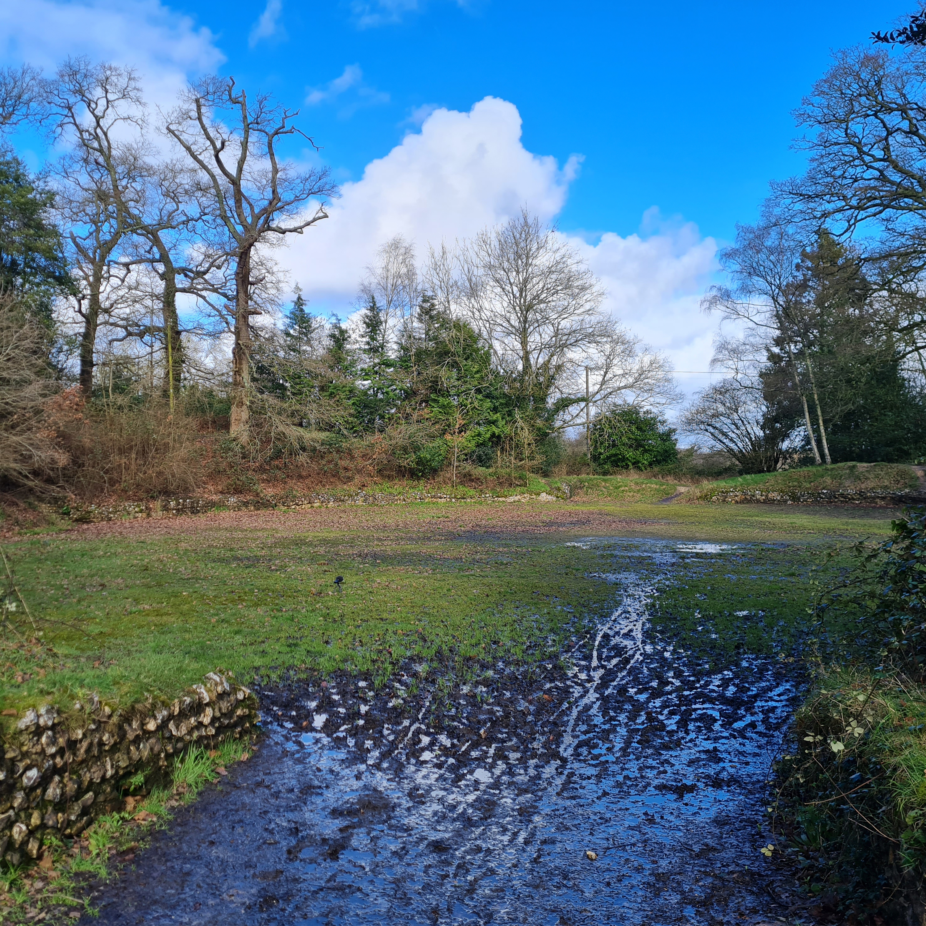 Sound Escape 163. Eerie soundscapes from inside a Roman amphitheatre