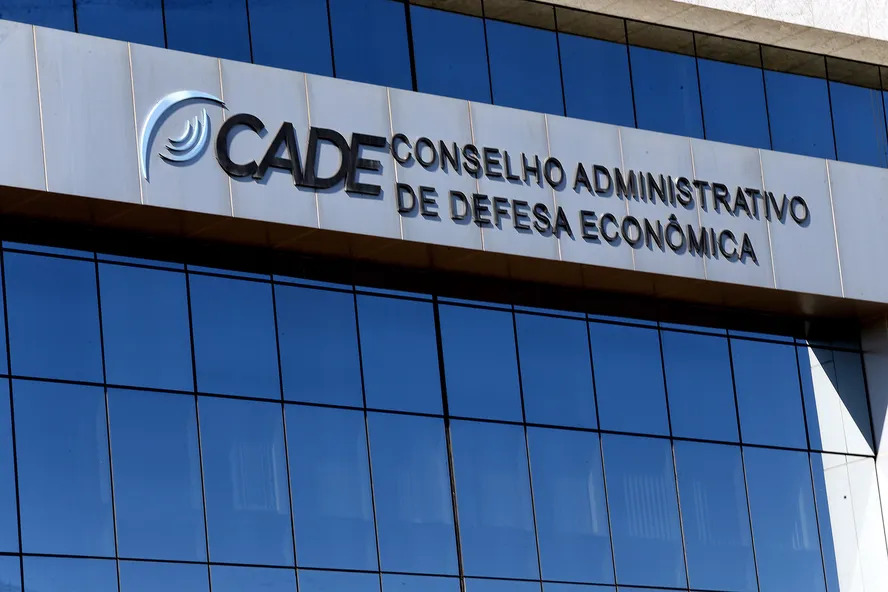 Cade abre processo contra Google para investigar suposto abuso de uso de IA episode artwork