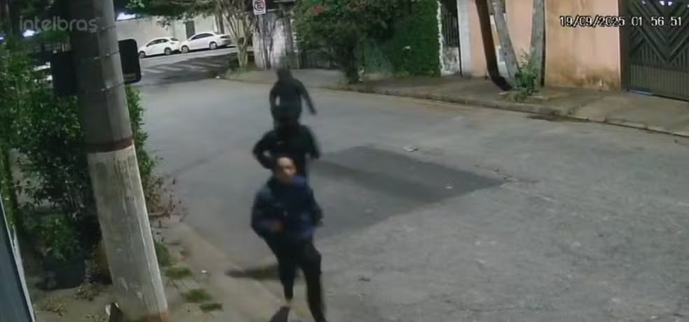 Polícia prende suspeitos após tentativa de invasão em condomínio de luxo no Morumbi Polícia prende suspeitos após tentativa de invasão em condomínio de luxo no Morumbi