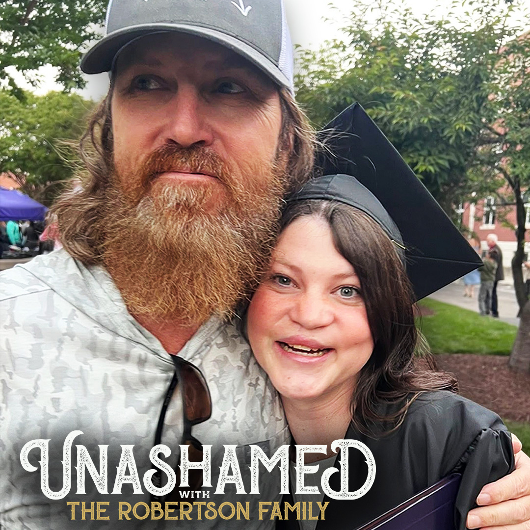 Ep 1331 | Mia Graduates College — Then Jase Pulls a Stunt Nobody Expected