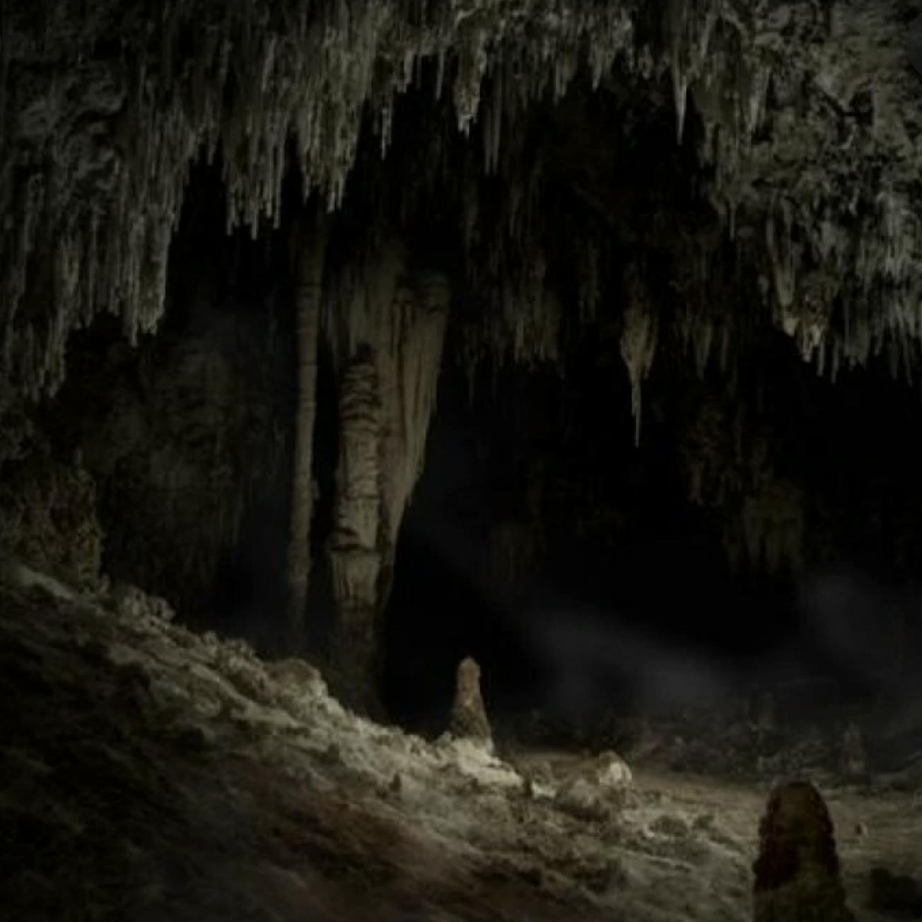 Страшные звуки в пещерах