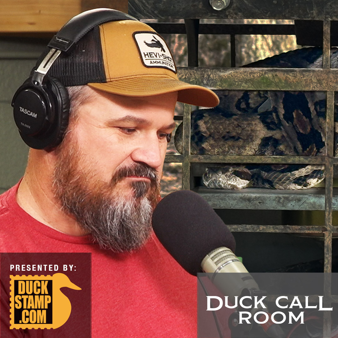 Justin Martin Screamed Like a Girl When Seeing This Rattlesnake!