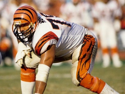 How Anthony Munoz Set a New Standard for NFL Linemen