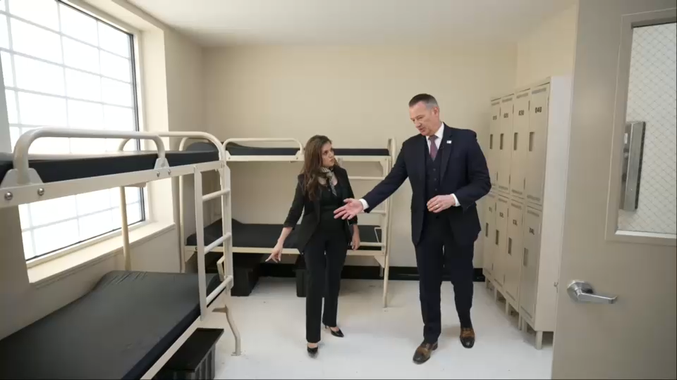 Dentro de una instalación de ICE en NJ