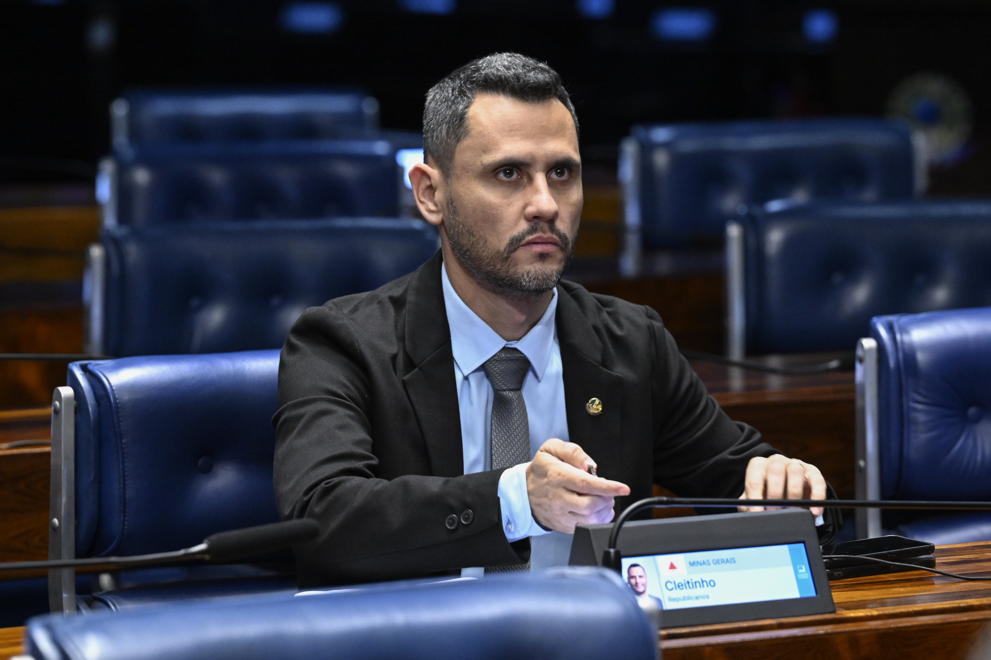 MG: candidatos ao governo fazem campanha em diferentes regiões do estado após Datafolha episode artwork