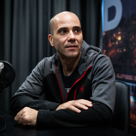 Kovács András Péter elharapta a poharat, hogy rá figyeljenek