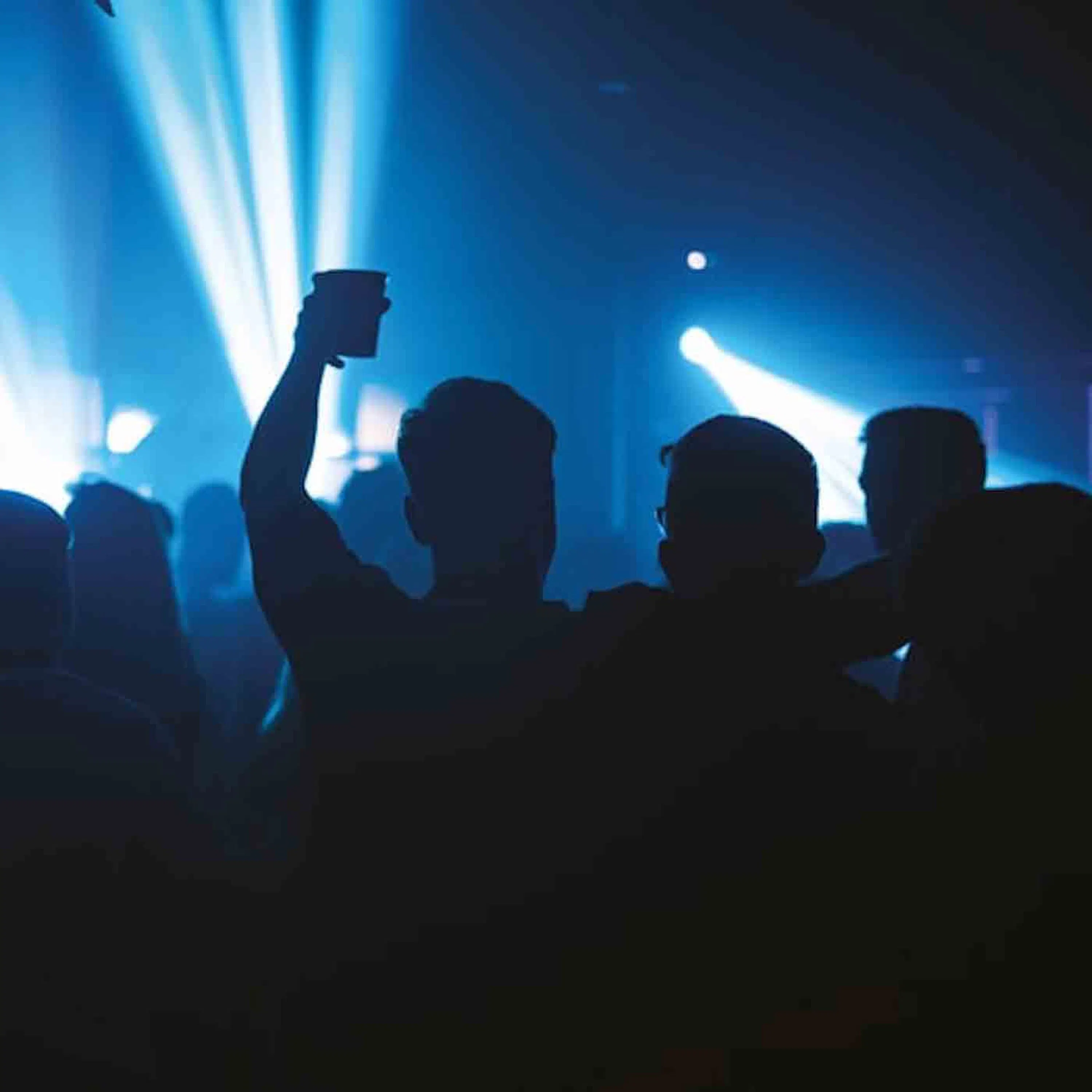 Qu'est-ce qu'une rave party ?