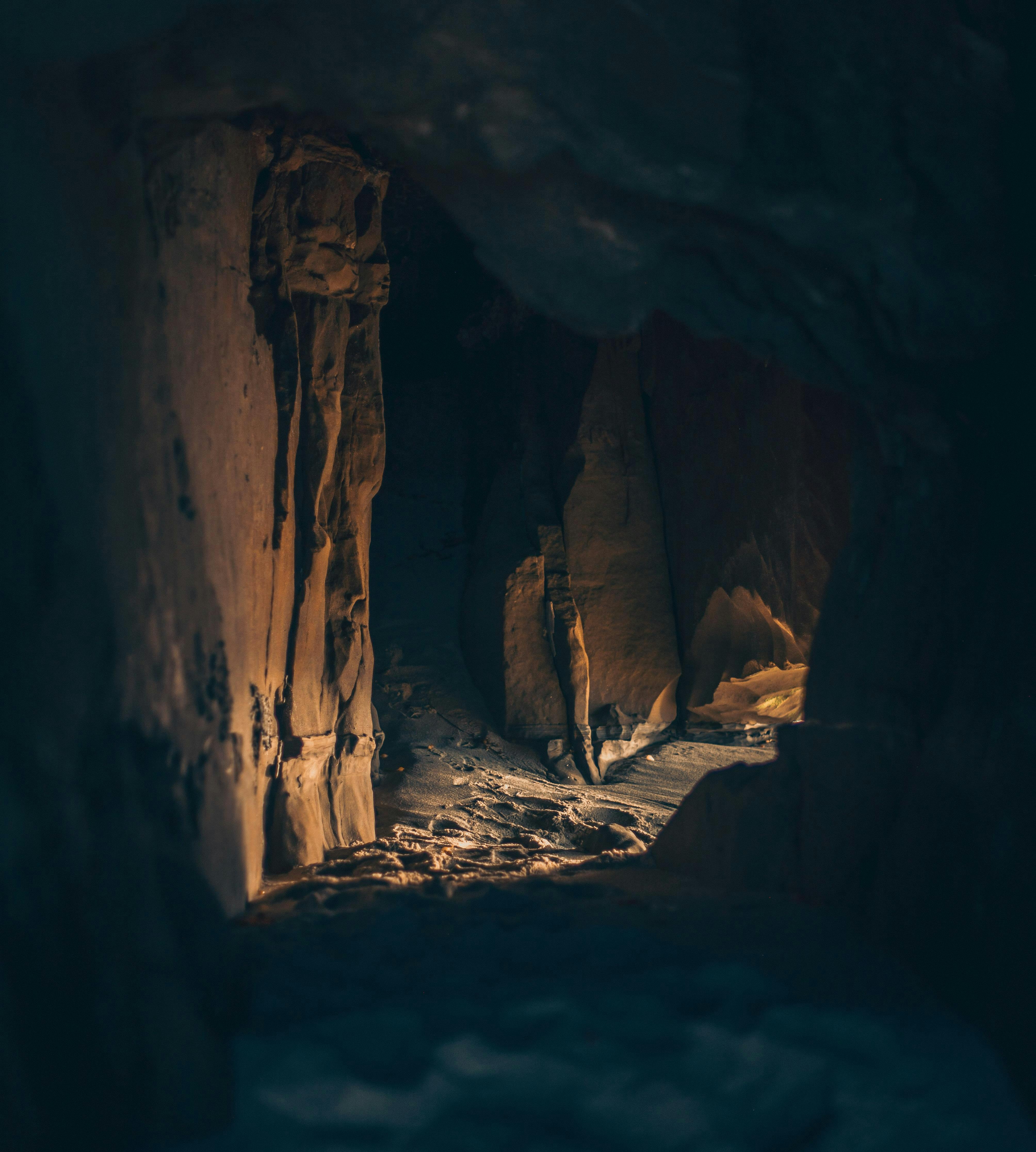 Cave Ambience: 8-Hour Tranquil Underground Soundscape for Relaxation, Studying & Sleep