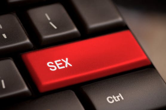 Küldött neki egy fotót a farkáról. Ez most megcsalás? Küldött neki egy fotót a farkáról. Ez most megcsalás?