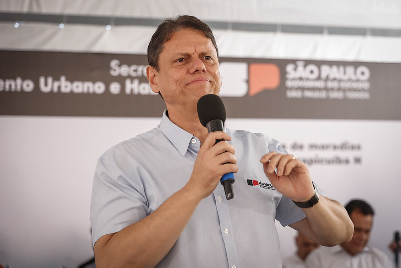 Após encontro com Bolsonaro, Tarcísio sela que disputa em São Paulo e apoia Flávio à presidência