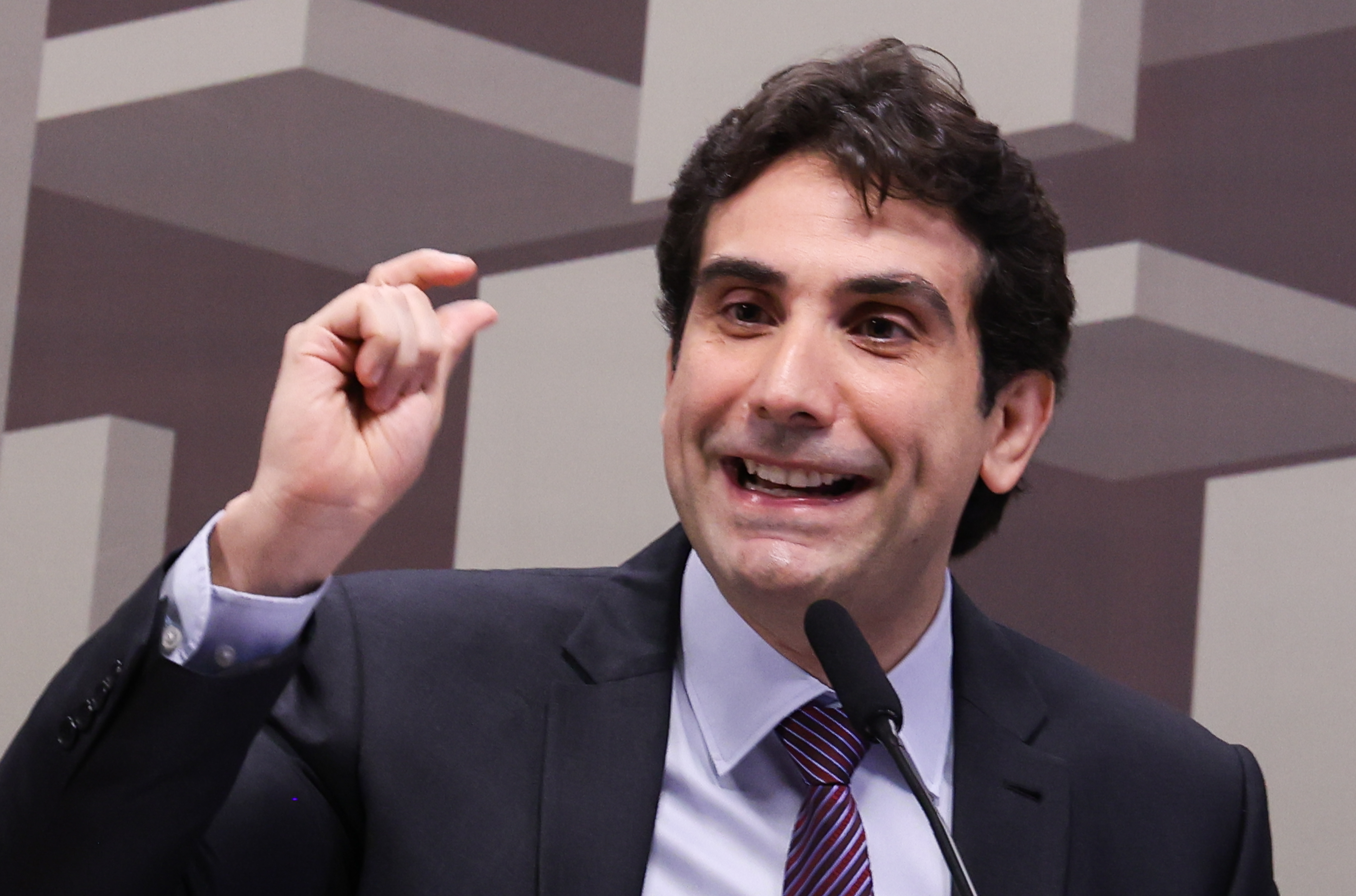Galípolo critica mudança no FGC e alerta para risco de ‘distorção’ do fundo episode artwork