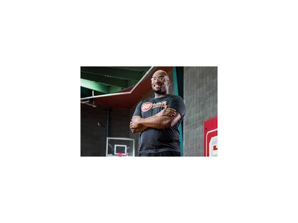 NFL Hall of Famer Will Shields Finds Success As An Entrepreneur & Philanthropist episode artwork