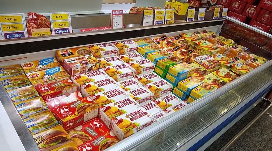 Brasil apresenta à OMS proposta para limitar venda de alimentos ultraprocessados
