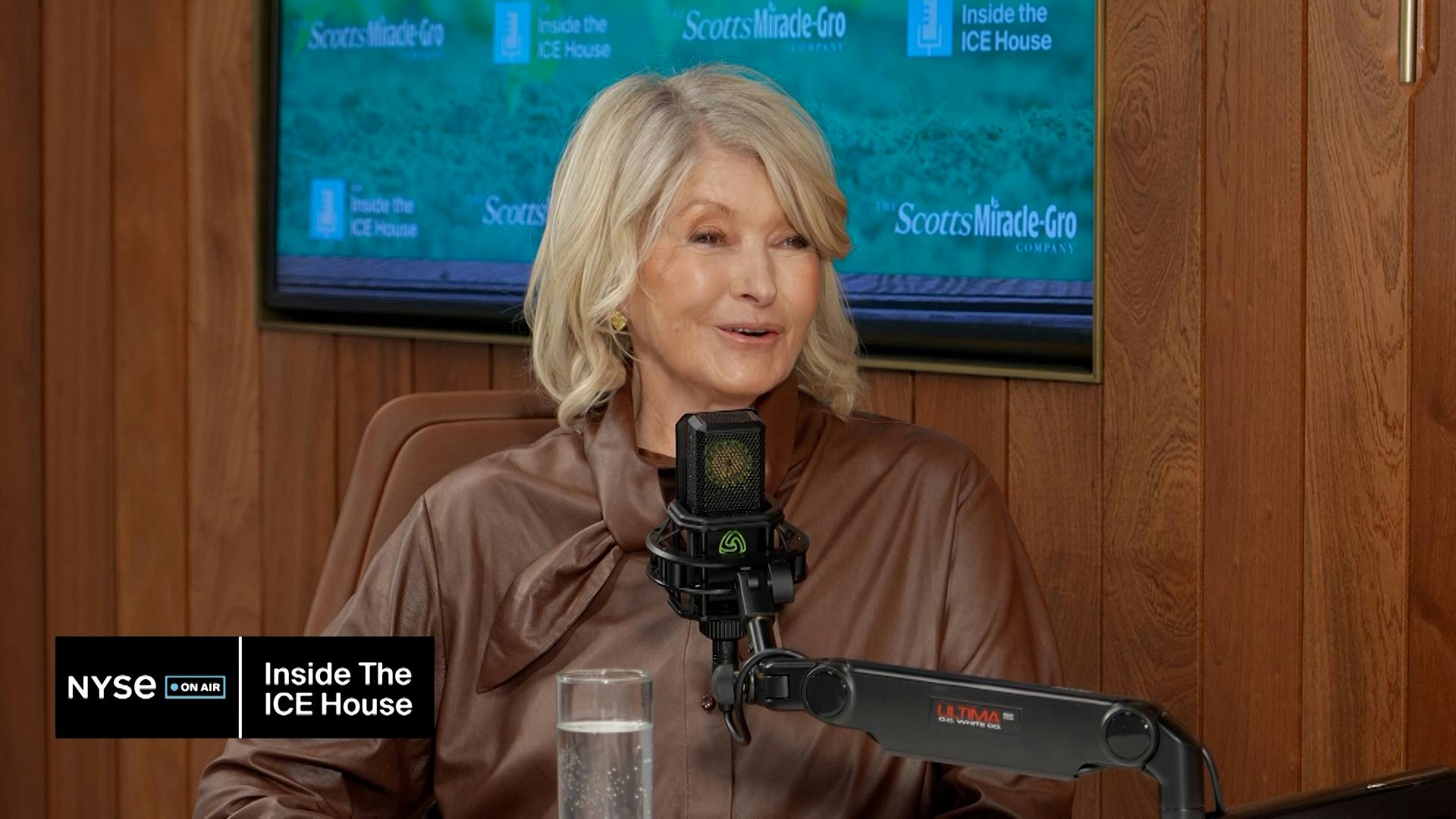 Episode 517: Martha Stewart on Business Success, Snoop Dogg's Style, and ScottsMiracle-Gro Episode 517: Martha Stewart on Business Success, Snoop Dogg's Style, and ScottsMiracle-Gro