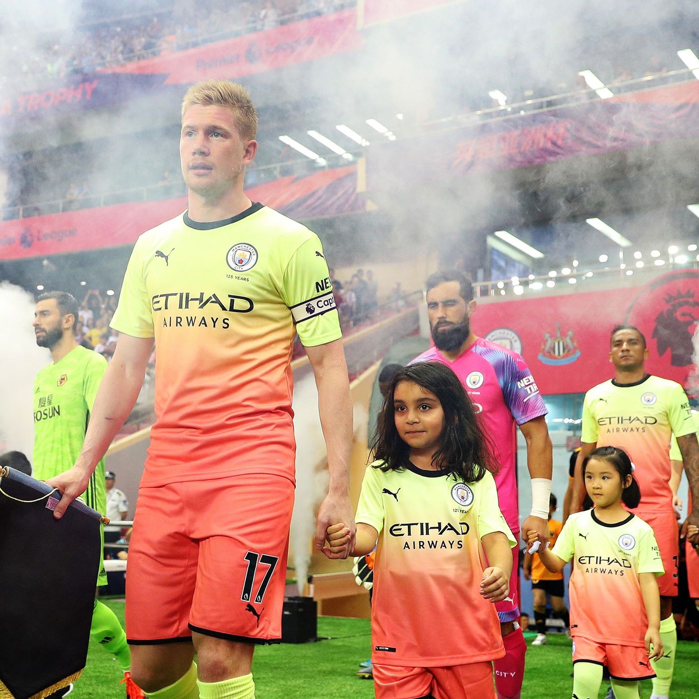 Man City latest from Hong Kong | The brilliance of Kevin De Bruyne | And the centre-back search continues episode artwork