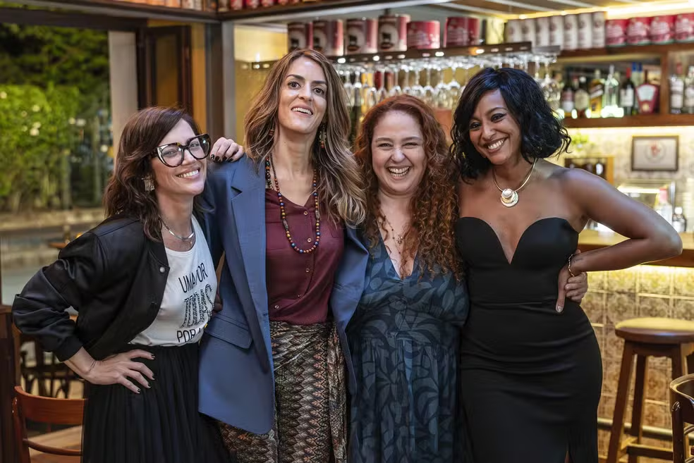 Juntas & Separadas: série aposta em amizade feminina para falar de crises, amores e recomeços