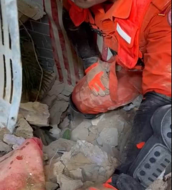 Dono de casarão que desabou na Zona Sul do Rio foi notificado em 2018 sobre condições do imóvel, diz subsecretário Dono de casarão que desabou na Zona Sul do Rio foi notificado em 2018 sobre condições do imóvel, diz subsecretário