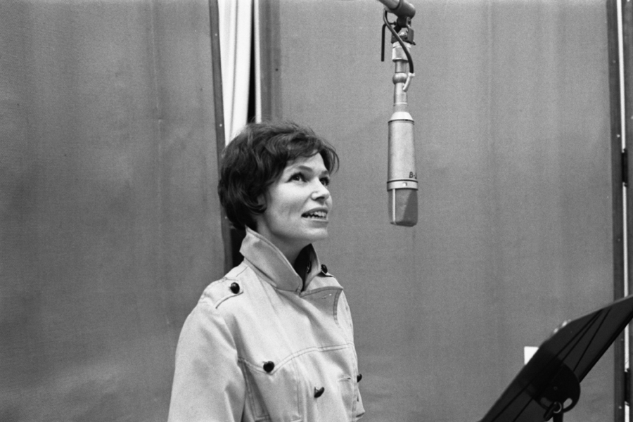 BEHIND THE CURTAIN: BROADWAY\'S LIVING LEGENDS » Podcast