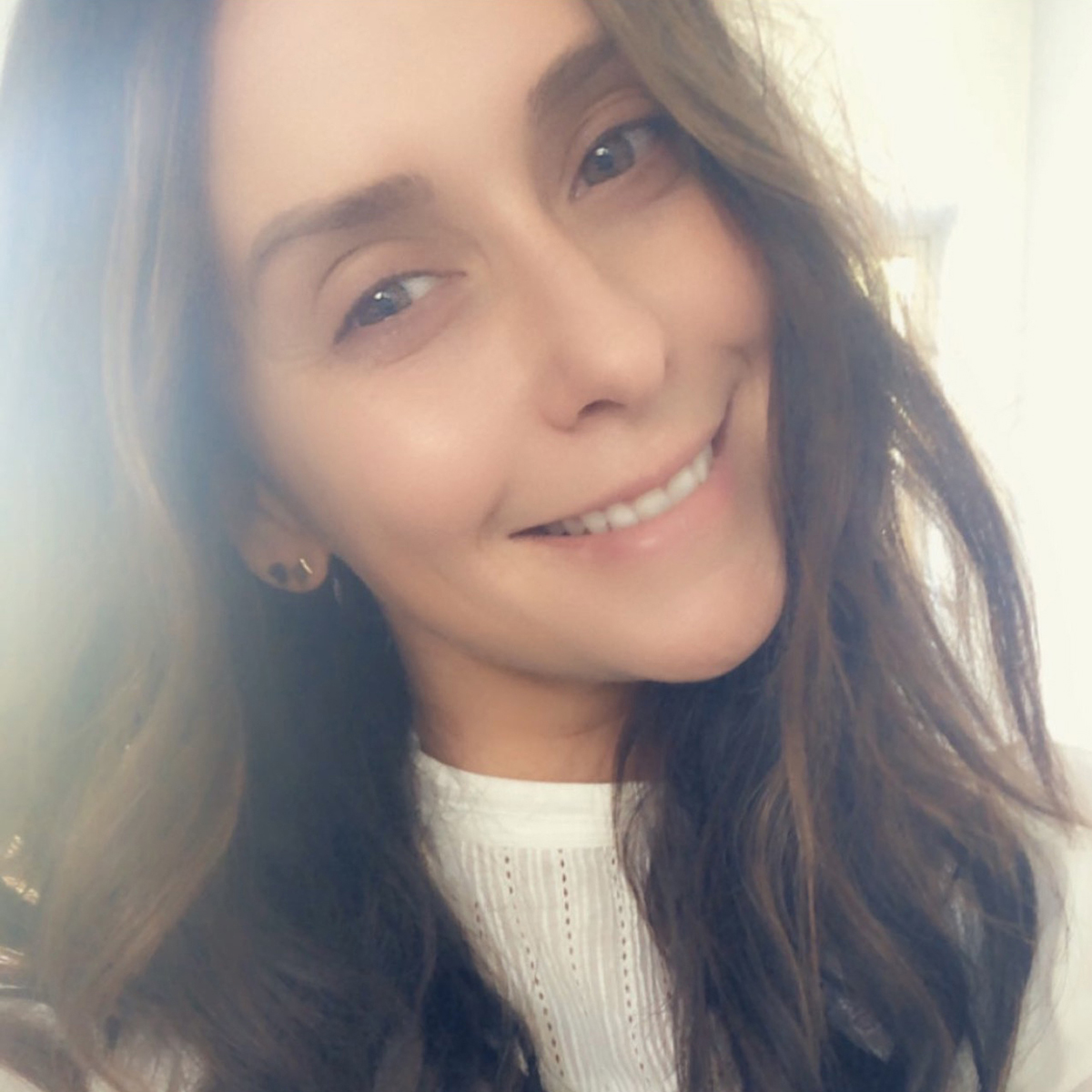 Holiday Junkie: Jennifer Love Hewitt x 2021 Co.