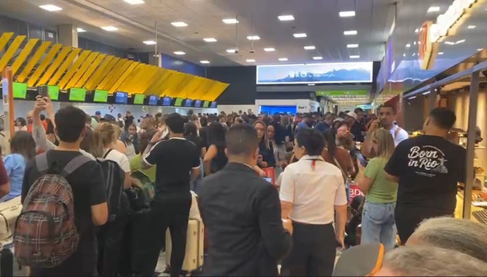 Após ventania, 46 voos são cancelados no Aeroporto de Congonhas nesta quinta (11) Após ventania, 46 voos são cancelados no Aeroporto de Congonhas nesta quinta (11)