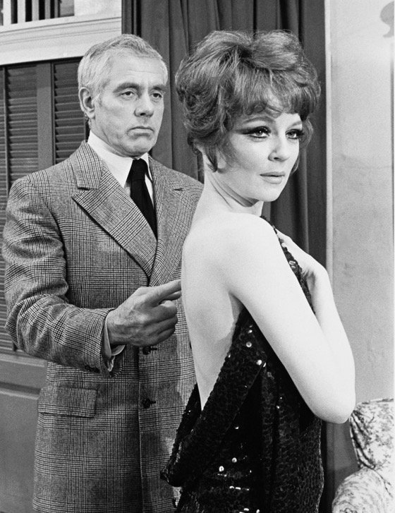 BEHIND THE CURTAIN: BROADWAY\'S LIVING LEGENDS » Podcast