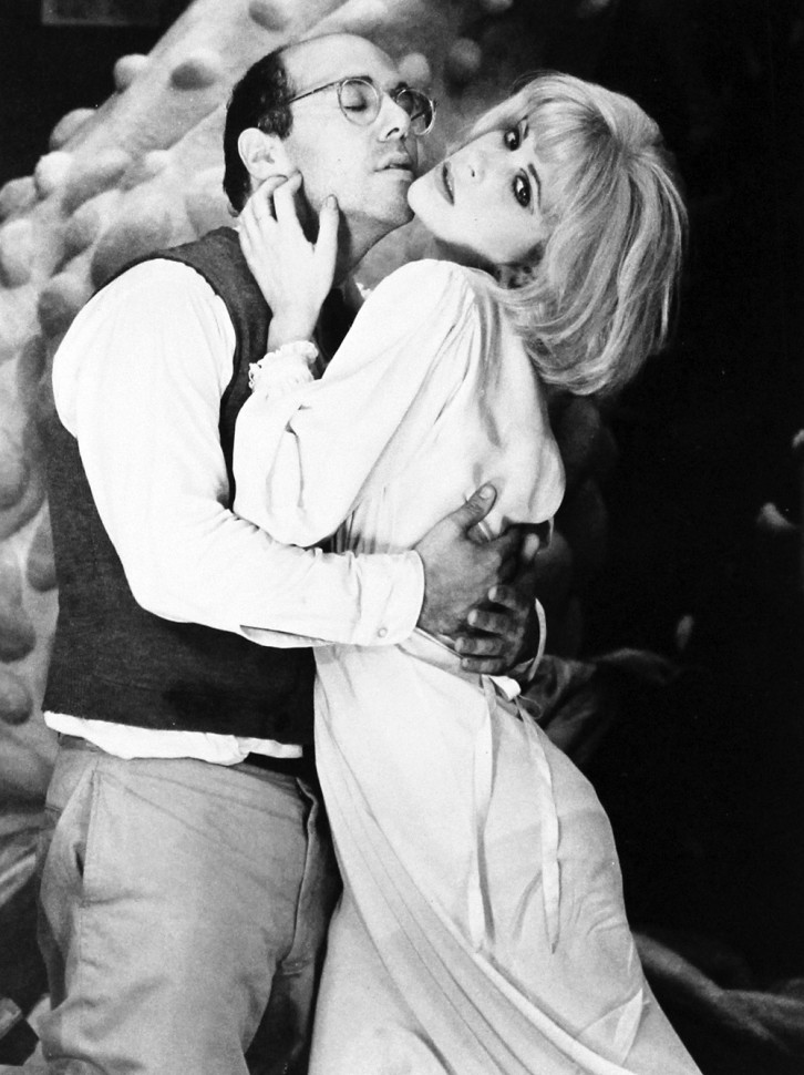 BEHIND THE CURTAIN: BROADWAY\'S LIVING LEGENDS » Podcast