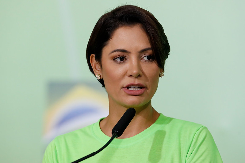 Michelle Bolsonaro será candidata ao Senado pelo DF, confirma Bia Kicis episode artwork