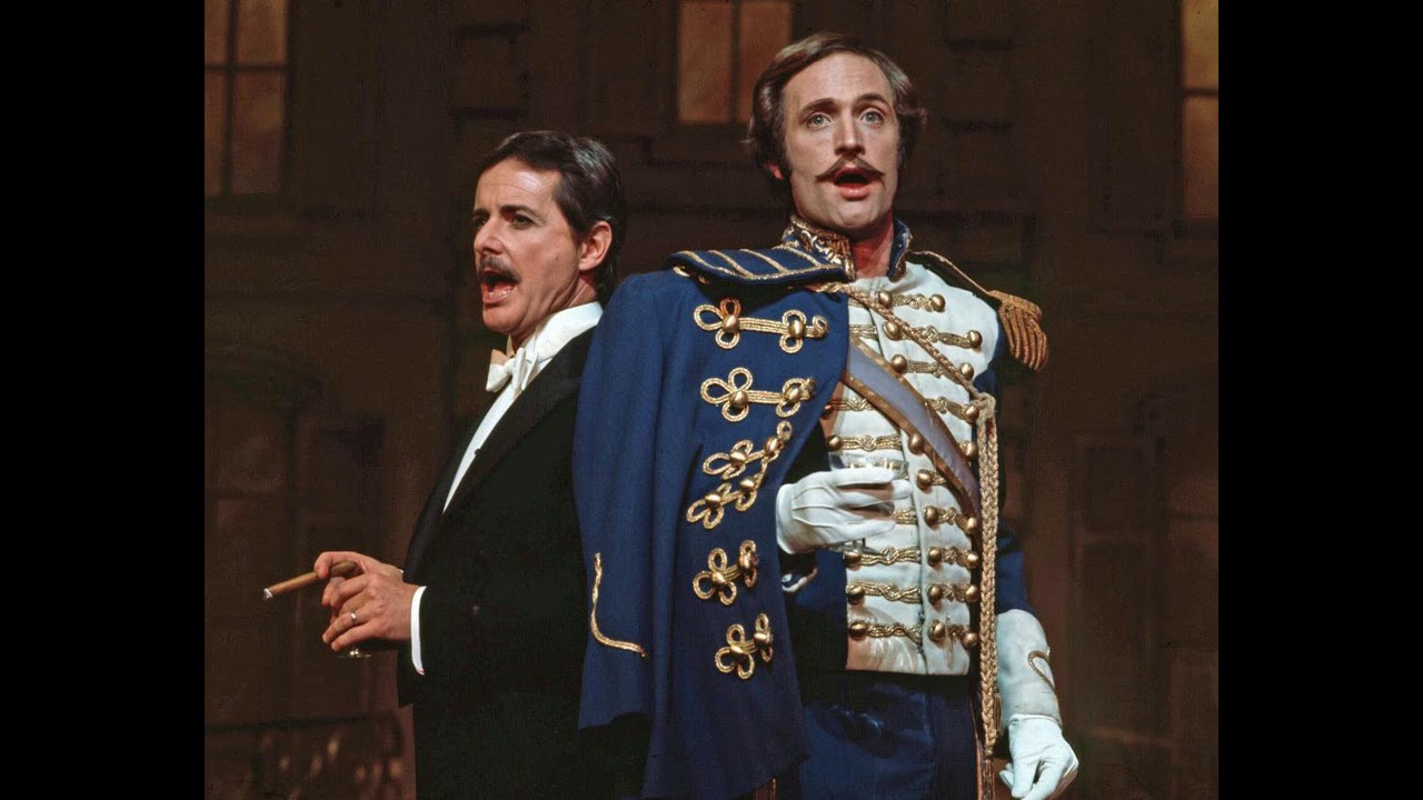 BEHIND THE CURTAIN: BROADWAY\'S LIVING LEGENDS » Podcast