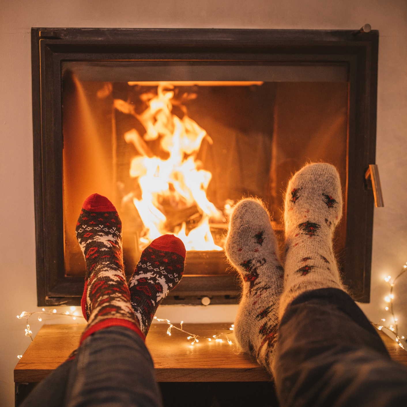 Sound Escape 142: Listening to a storm outside while sitting indoors by the fire